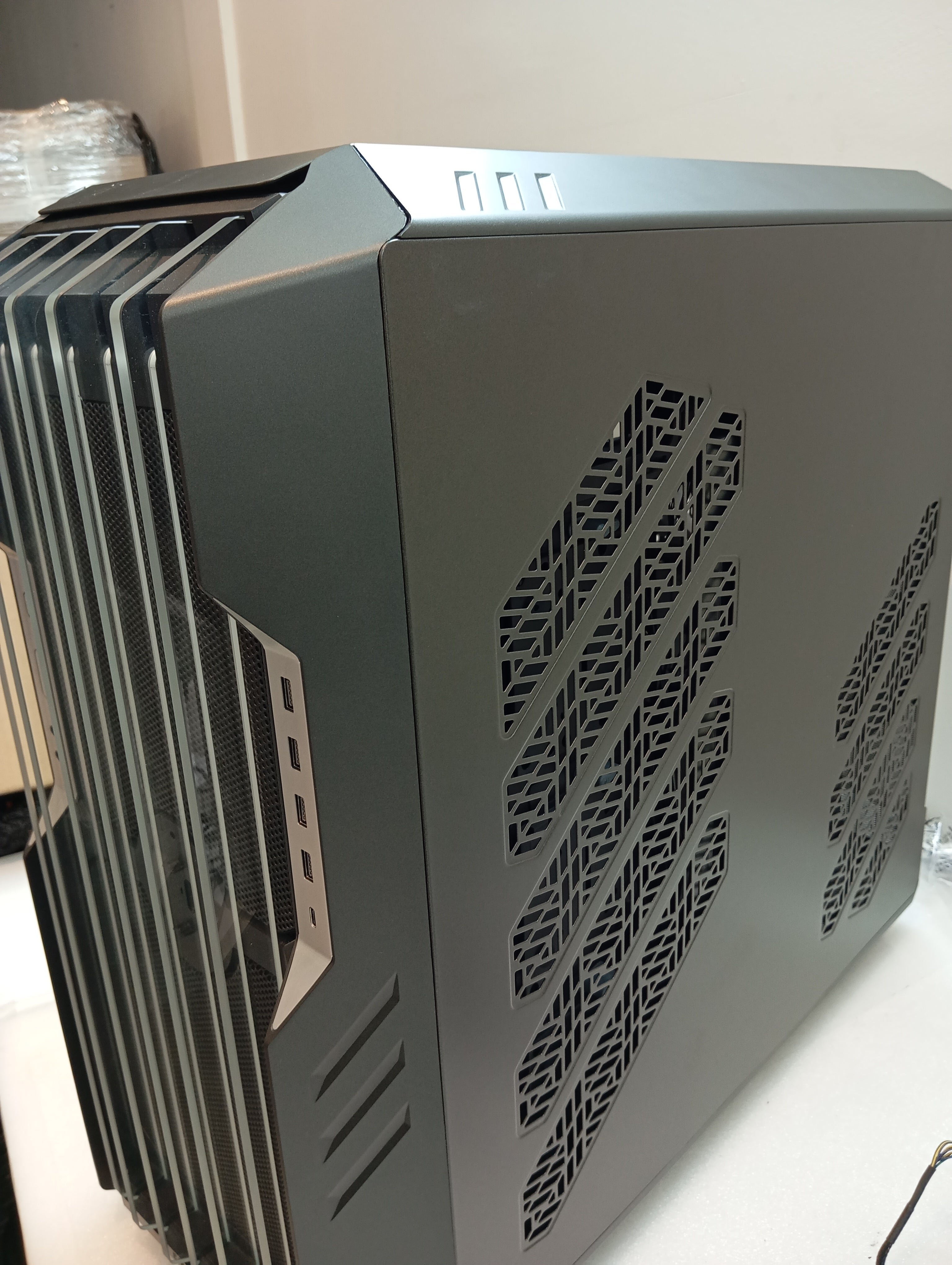 HAF 700 EVO Refurbished Cooler Master HAF 700 EVO Refurbished Cooler Master